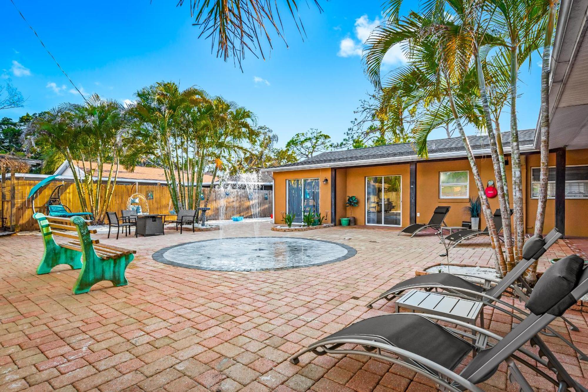 Coastal Villa W Amazing Courtyard - Splash Pad! Sarasota Exterior photo